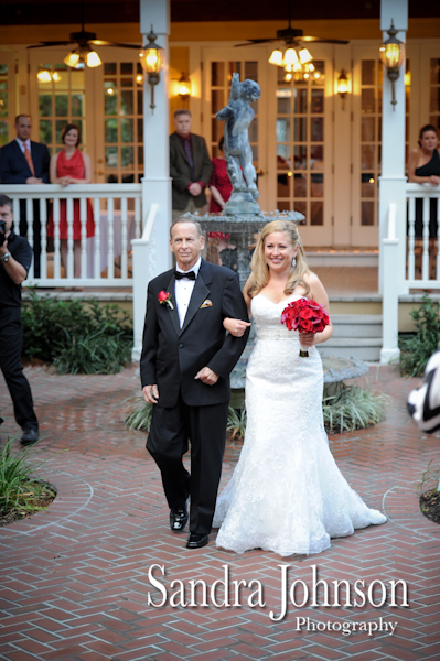 Best Courtyard Lake Lucerne wedding photographer - Sandra Johnson (SJFoto.com)